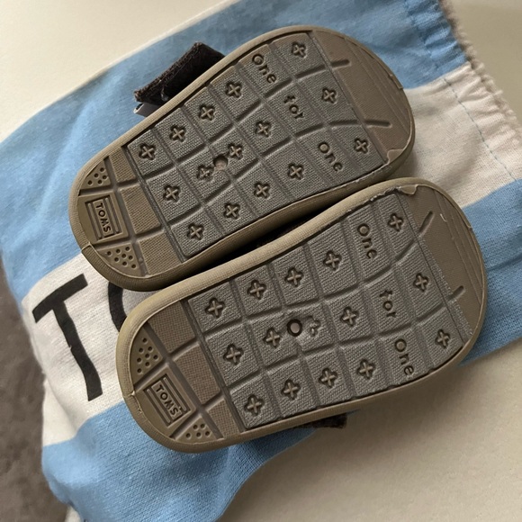 Dark Gray Toddler Toms - Picture 3 of 4